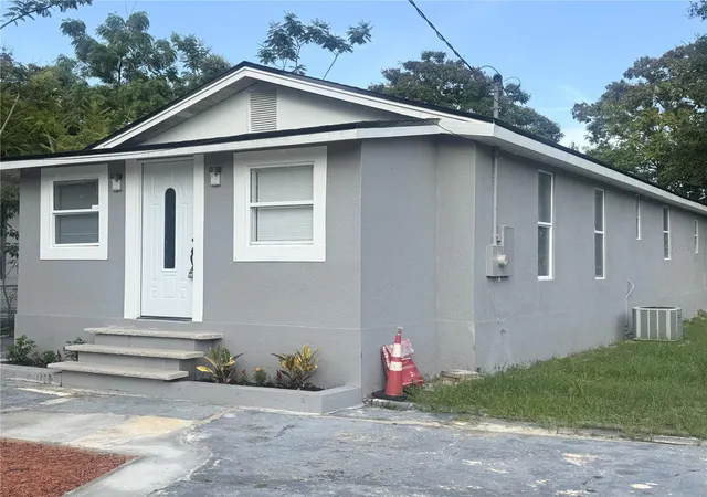 Photo 1 of Single family home for sale at 425 S Observatory Dr, Orlando, FL 32835 | MLS# O6425561 | Listing updated on 2026-09-12