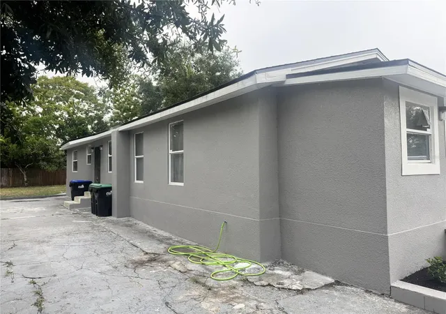 Photo 2 of Single family home for sale at 425 S Observatory Dr, Orlando, FL 32835 | MLS# O6425561 | Listing updated on 2026-09-12