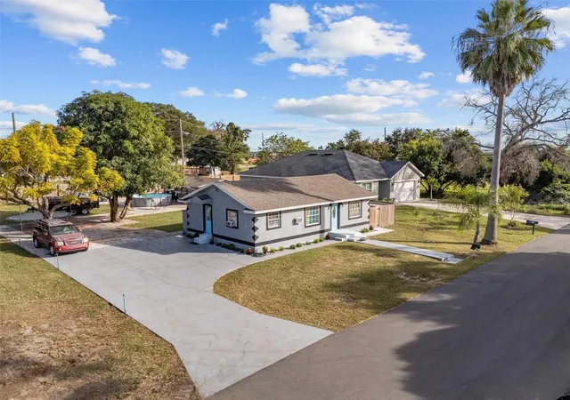 Photo 1 of Single family home for sale at 513 5th Street, Dundee, FL 33838 | MLS# P4939330 | Listing updated on 2026-08-27