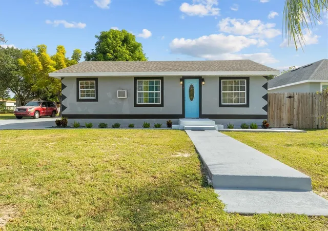 Photo 2 of Single family home for sale at 513 5th Street, Dundee, FL 33838 | MLS# P4939330 | Listing updated on 2026-08-27