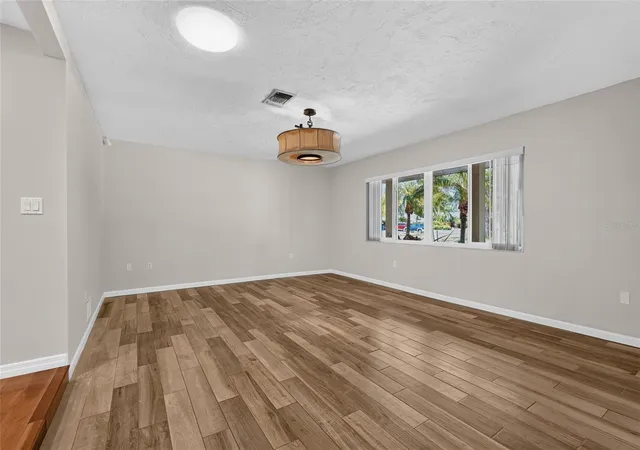 Photo 4 of Single family home for sale at 3781 Countryside Rd, Sarasota, FL 34233 | MLS# A4700172 | Listing updated on 2026-09-14
