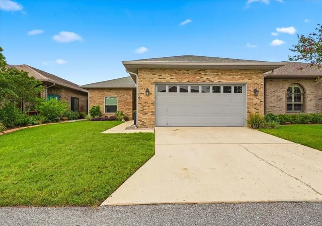Photo 3 of Single family home for sale at 730 Martinique Cir, Lakeland, FL 33803 | MLS# L4963558 | Listing updated on 2026-10-08