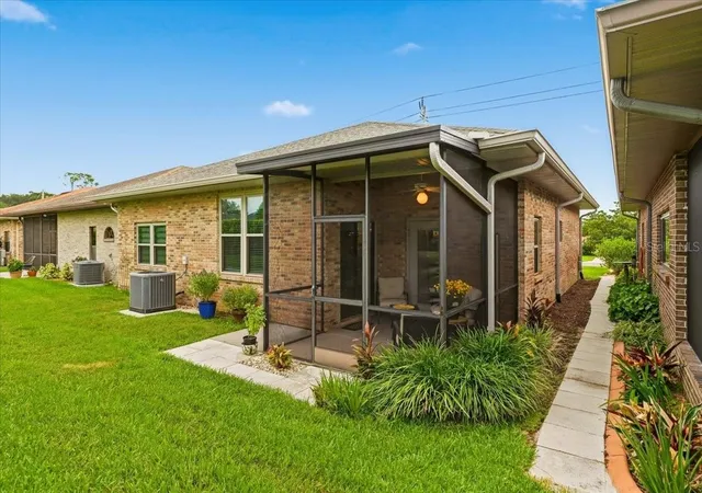 Photo 3 of Single family home for sale at 730 Martinique Cir, Lakeland, FL 33803 | MLS# L4963558 | Listing updated on 2026-10-08
