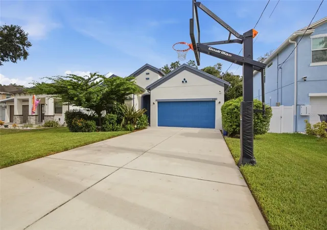 3rd image of 2516 W Curtis St, Tampa, FL 33614 | MLS# TB8529730