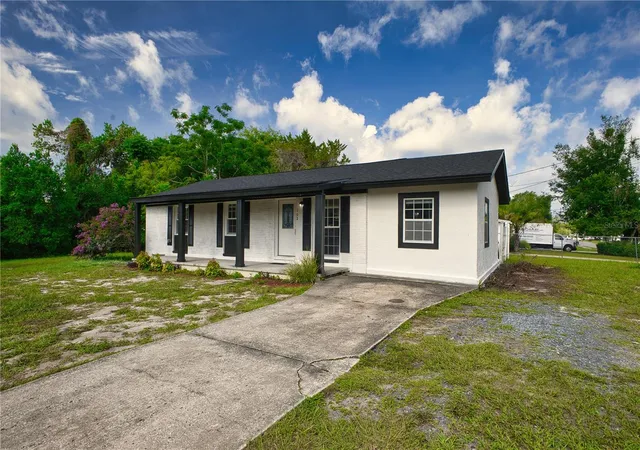 Photo 2 of Single family home for sale at 102 Amigos Rd, Debary, FL 32713 | MLS# S5153827 | Listing updated on 2026-09-25