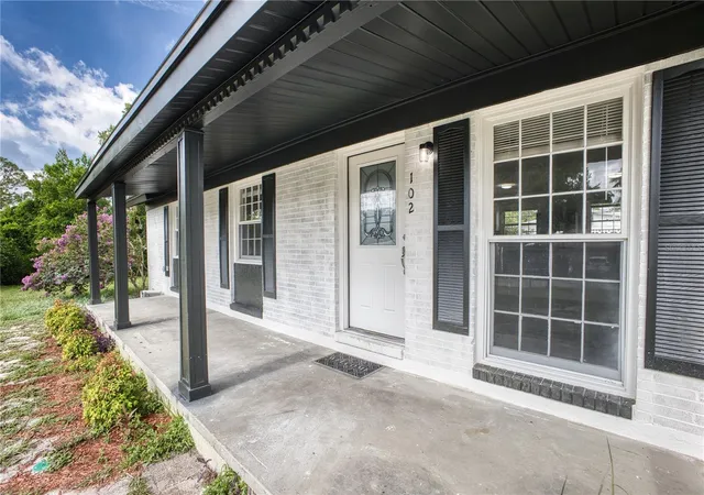 Photo 3 of Single family home for sale at 102 Amigos Rd, Debary, FL 32713 | MLS# S5153827 | Listing updated on 2026-09-25