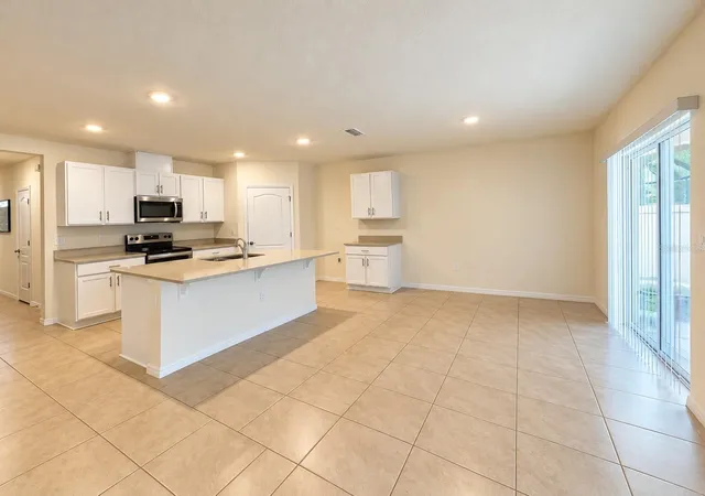 Photo 2 of Single family home for sale at 17089 Edgemont Ln, Clermont, FL 34714 | MLS# S5153828 | Listing updated on 2026-10-07