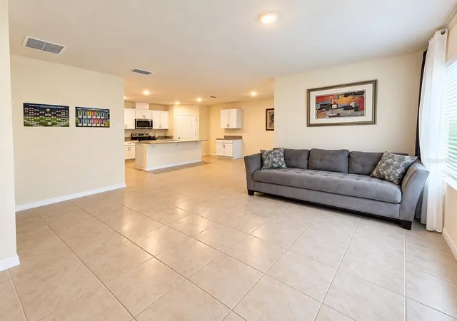 Photo 3 of Single family home for sale at 17089 Edgemont Ln, Clermont, FL 34714 | MLS# S5153828 | Listing updated on 2026-10-07
