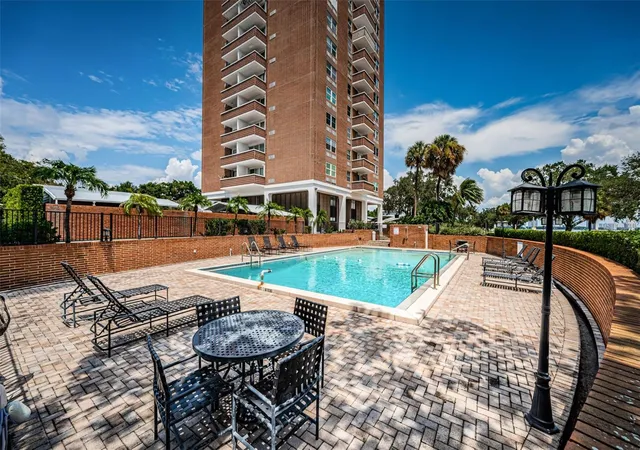 Photo 2 of Condo for sale at 4015 Bayshore Blvd #4C, Tampa, FL 33611 | MLS# TB8529744 | Listing updated on 2026-07-20