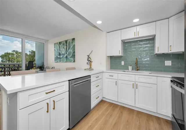 Photo 3 of Condo for sale at 4015 Bayshore Blvd #4C, Tampa, FL 33611 | MLS# TB8529744 | Listing updated on 2026-07-20