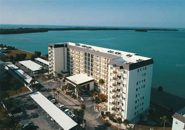 2nd image of 9 Haig Pl #101, Dunedin, FL 34698 | MLS# TB8529753