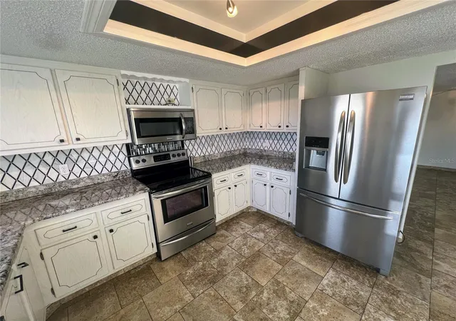 Listing Photo 4 - Condo for sale in building located at 9 Haig Pl, Dunedin, FL 34698 - Unit #101