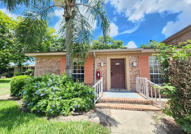 3rd image of 416 Banyon Tree Cir, Maitland, FL 32751