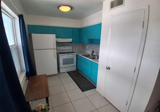 2nd image of 125 Portree Dr, Dunedin, FL 34698 | MLS# TB8529769