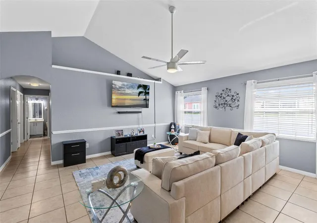 Photo 4 of Single family home for sale at 122 Church St S, Haines City, FL | MLS# S5153838 | Listing updated on 2026-09-29