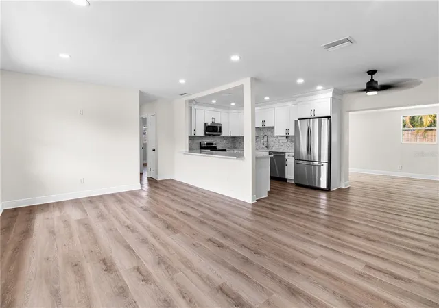 4th image of 12120 Croft Dr, Largo, FL 33774 | MLS# O6425602