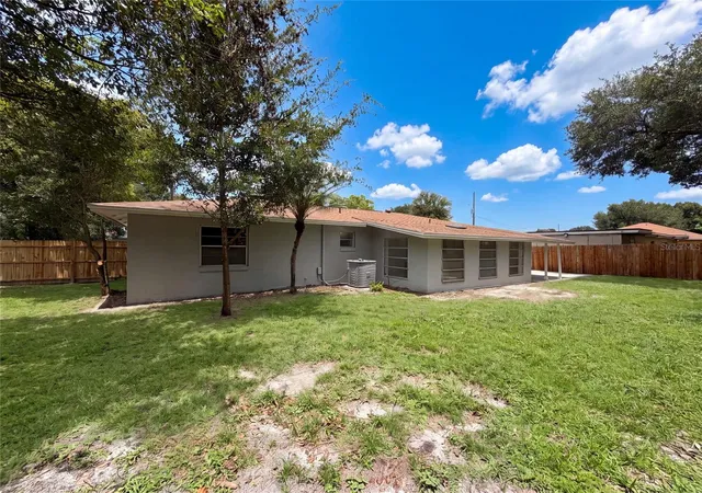 Photo 22 of Single family home for sale at 585 Hewett Dr, ORLANDO, FL 32807 | MLS# O6425605 | Listing updated on 2026-09-25