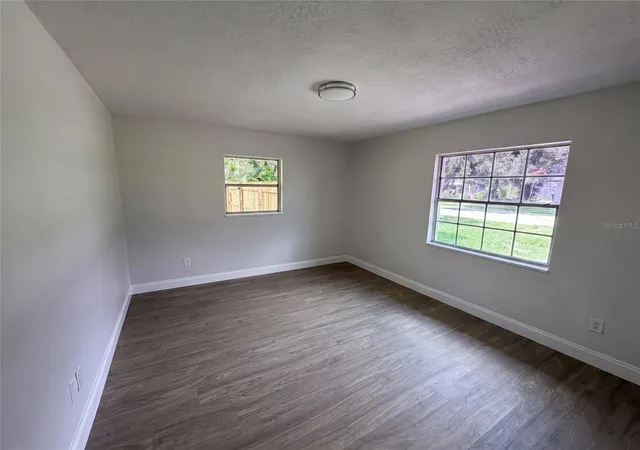 Photo 3 of Single family home for sale at 585 Hewett Dr, Orlando, FL 32807 | MLS# O6425605 | Listing updated on 2026-09-25