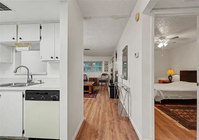 Listing Photo 3 - Condo for sale in building located at 601 N Hercules Ave, Clearwater, FL 33765 - Unit #1004