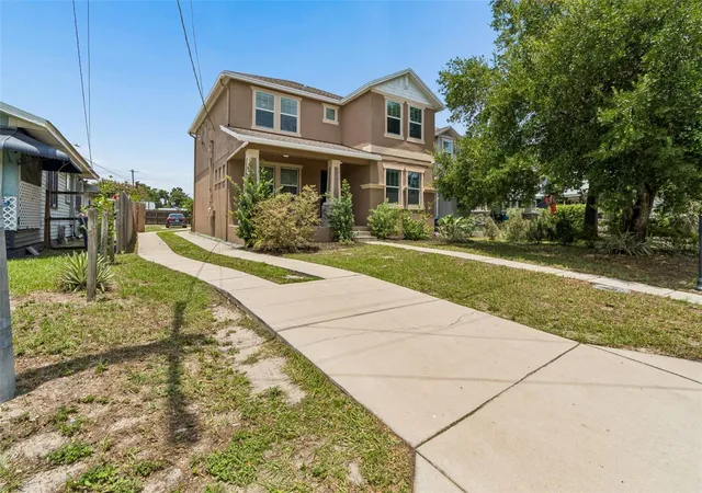 Photo 1 of Single family home for sale at 1216 E Giddens Ave, Tampa, FL 33603 | MLS# TB8529818 | Listing updated on 2026-08-31