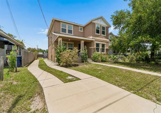 Photo 3 of Single family home for sale at 1216 E Giddens Ave, Tampa, FL 33603 | MLS# TB8529818 | Listing updated on 2026-10-21