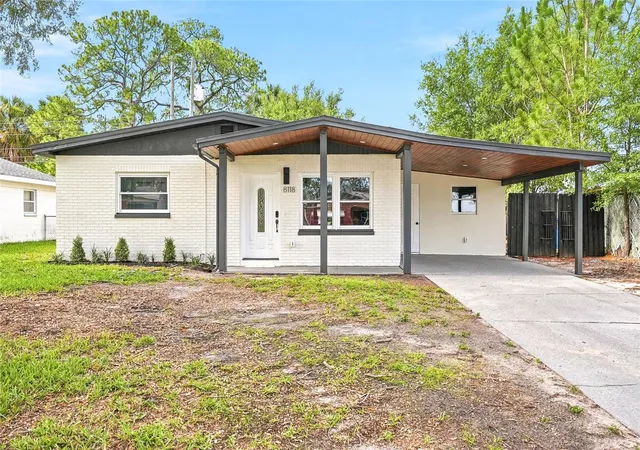 Photo 1 of Single family home for sale at 8118 Tanglewood Ln, Tampa, FL 33615 | MLS# TB8529829 | Listing updated on 2026-09-30
