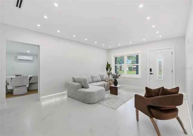 Photo 3 of Single family home for sale at 8118 Tanglewood Ln, Tampa, FL 33615 | MLS# TB8529829 | Listing updated on 2026-09-30