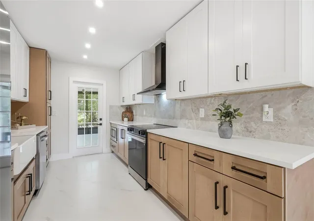 Photo 4 of Single family home for sale at 8118 Tanglewood Ln, Tampa, FL 33615 | MLS# TB8529829 | Listing updated on 2026-09-30