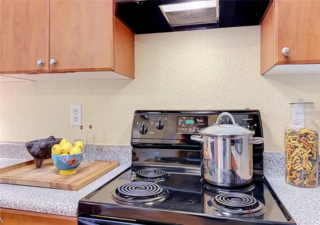Photo 4 of Condo for sale at 202 E South St #4040, Orlando, FL 32801 | MLS# O6425652 | Listing updated on 2026-08-21