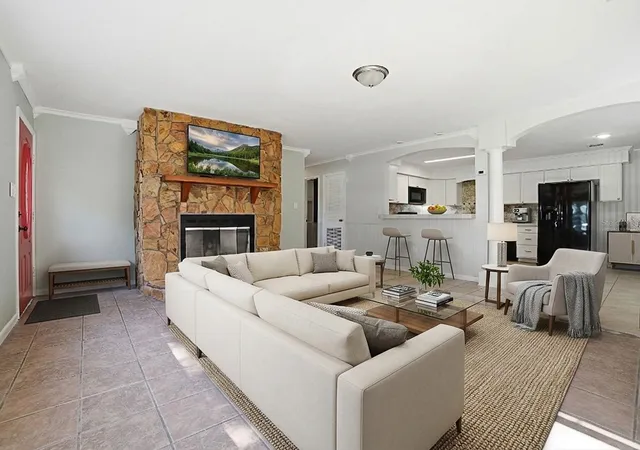 Photo 2 of Single family home for sale at 1361 Peters Dr, Leesburg, FL 34748 | MLS# G5115166 | Listing updated on 2026-09-10