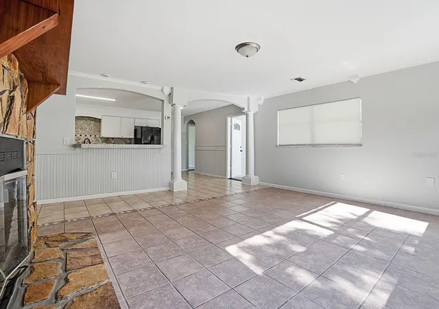 Photo 3 of Single family home for sale at 1361 Peters Dr, Leesburg, FL 34748 | MLS# G5115166 | Listing updated on 2026-09-10
