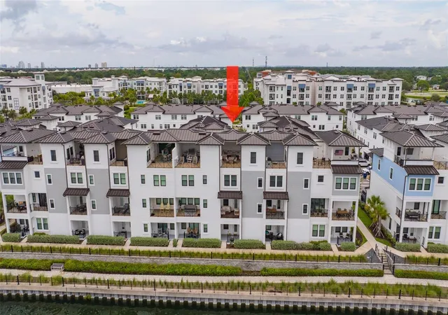 Photo 3 of Townhouse for sale at 5351 Bridge St #62, Tampa, FL 33611 | MLS# TB8529860 | Listing updated on 2026-10-05