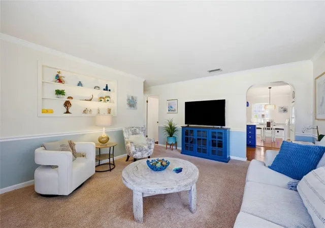 5th image of 936 N Baker St, Mount Dora, FL 32757 | MLS# O6425684