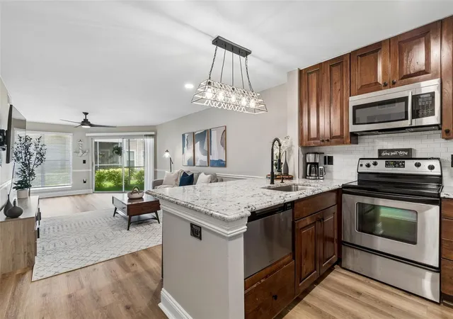 3rd image of 4115 Chatham Oak Ct #201, Tampa, FL 33624 | MLS# TB8529874
