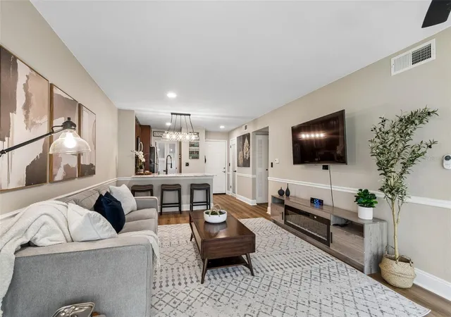5th image of 4115 Chatham Oak Ct #201, Tampa, FL 33624 | MLS# TB8529874