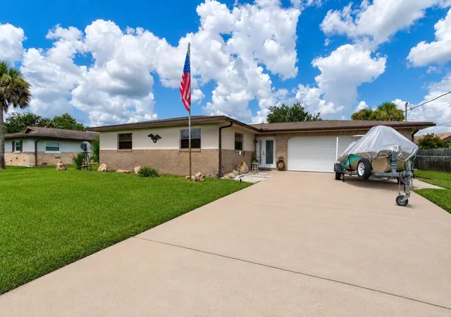 Photo 3 of Single family home for sale at 103 Dee St, New Smyrna Beach, FL 32168 | MLS# NS1088756 | Listing updated on 2026-09-22