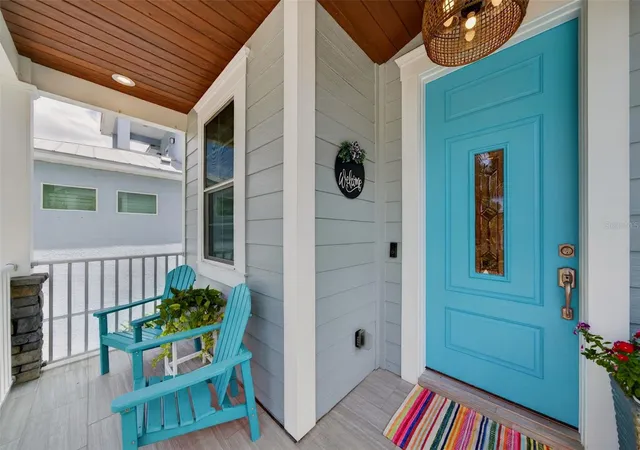 Photo 3 of Single family home for sale at 70 Island Cir, Sarasota, FL 34242 | MLS# A4700218 | Listing updated on 2026-10-05