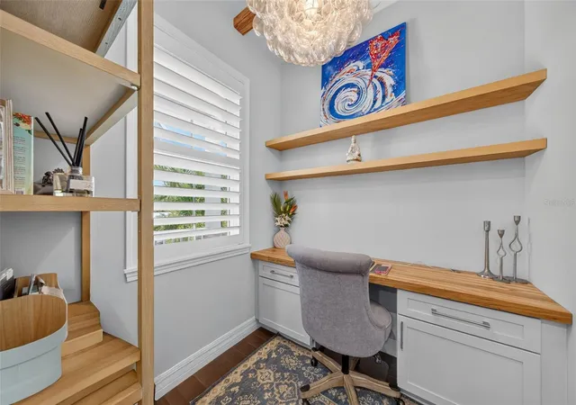 Photo 4 of Single family home for sale at 70 Island Cir, Sarasota, FL 34242 | MLS# A4700218 | Listing updated on 2026-10-05