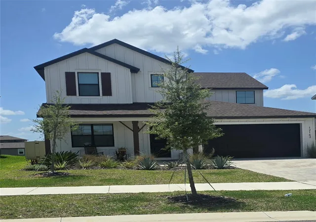 Photo 1 of Single family home for sale at 12163 Stirrup Dr, Dade City, FL 33525 | MLS# TB8529907 | Listing updated on 2026-08-11