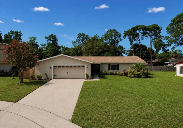 Photo 1 of Single family home for sale at 1005 Highgrove Ct, VALRICO, FL 33596 | MLS# TB8529909 | Listing updated on 2026-10-06
