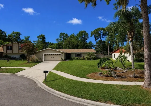 Photo 2 of Single family home for sale at 1005 Highgrove Ct, VALRICO, FL 33596 | MLS# TB8529909 | Listing updated on 2026-10-06