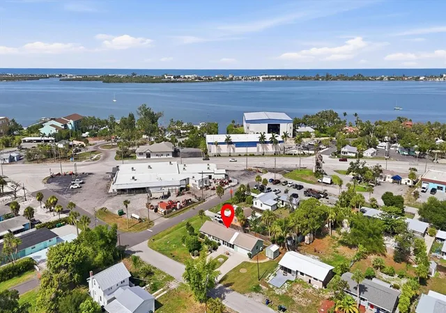 3rd image of 898 S Broadway, Englewood, FL 34223 | MLS# D6148104