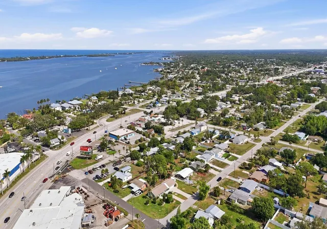 4th image of 898 S Broadway, Englewood, FL 34223 | MLS# D6148104