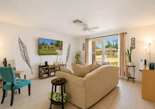 Photo 4 of Single family home for sale at 1495 Bishop Rd, Spring Hill, FL 34608 | MLS# TB8529915 | Listing updated on 2026-09-13