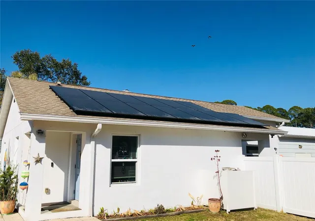 Photo 4 of Single family home for sale at 405 Connecticut Ave, Flagler Beach, FL 32136 | MLS# O6425734 | Listing updated on 2026-07-17