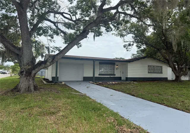 Photo 2 of Single family home for sale at 3019 Lloyd Dr, Holiday, FL 34691 | MLS# S5153853 | Listing updated on 2026-09-16