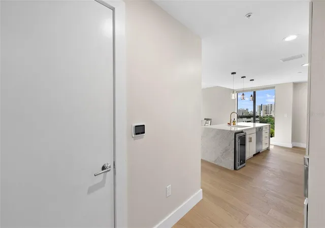 Listing Photo 2 - Condo for sale in building located at 199 Dali Blvd, St. Petersburg, FL 33701 - Unit #1001