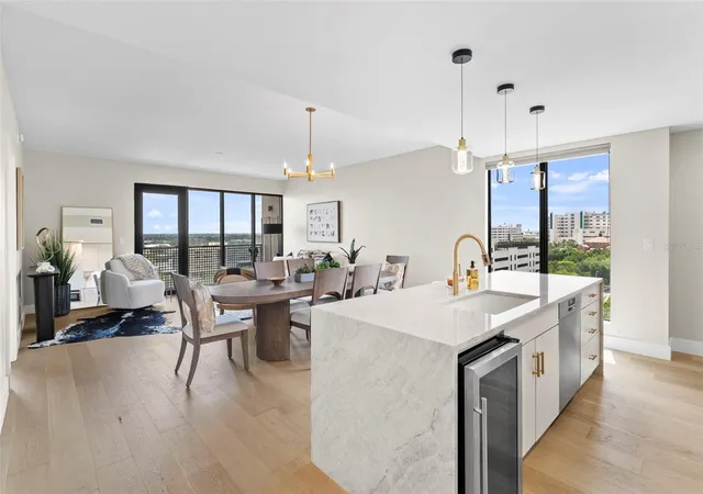 Listing Photo 3 - Condo for sale in building located at 199 Dali Blvd, St. Petersburg, FL 33701 - Unit #1001