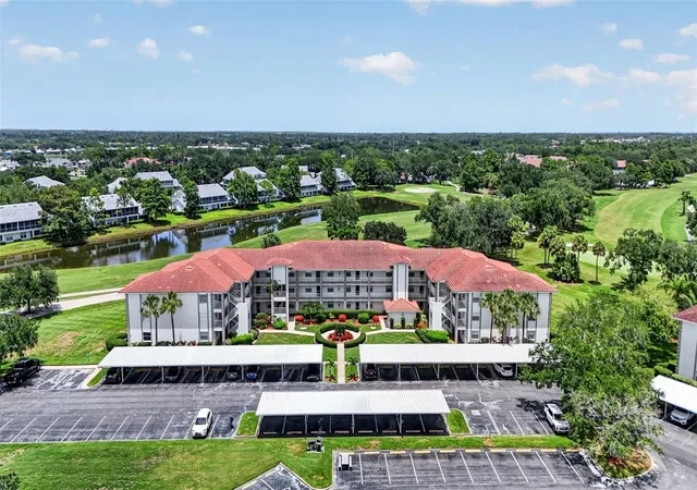 Listing Photo 3 - Condo for sale in building located at 6505 Stone River Rd, Bradenton, FL 34203 - Unit #308