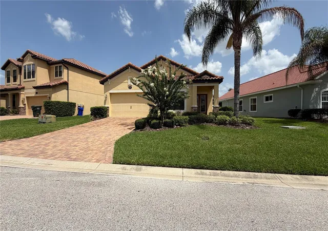 Photo 3 of Single family home for sale at 1947 Altavista Cir, Lakeland, FL 33810 | MLS# TB8529937 | Listing updated on 2026-08-25